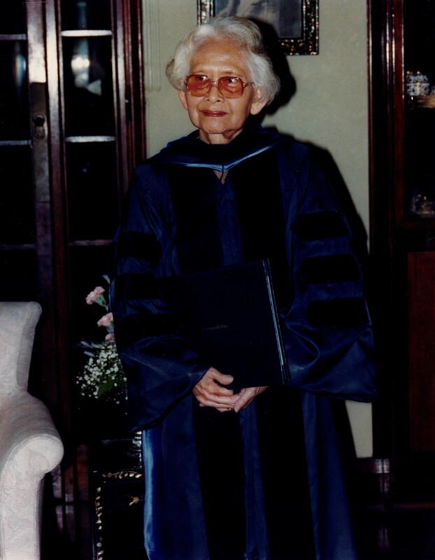 The Princess Mother with an honorary degree from Simmons College